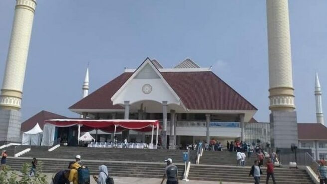 Jokowi Akan Serahkan Sapi Qurban ke Masjid Hasyim Asy’ari