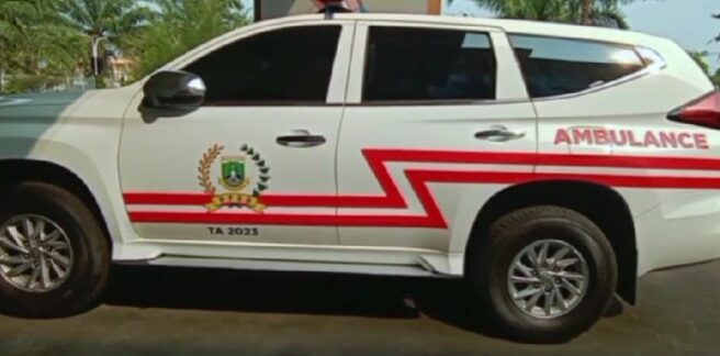 Pajero yang dijadikan ambulans oleh DPRD Banten