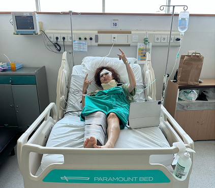 Angela Le yang sedang di rawat setelah alami kecelakaan. (Foto: Instagram angelalee87)
