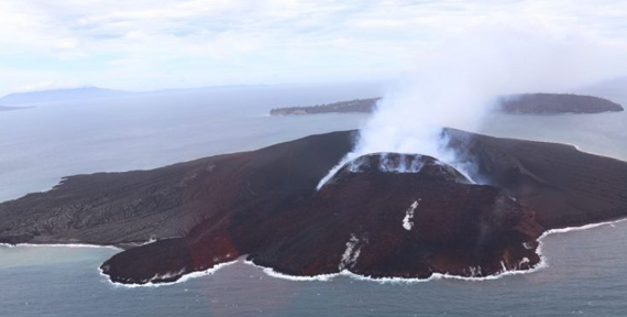 Gunung Anak Krakatau alami erupsi.
