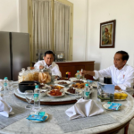 Presiden Joko Widodo dalam postingan Instagram Prabowo terlihat sedang makan bersama. (Dok: @Prabowo)