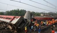 Kecelakaan kereta di India capai 288 orang meninggal.
