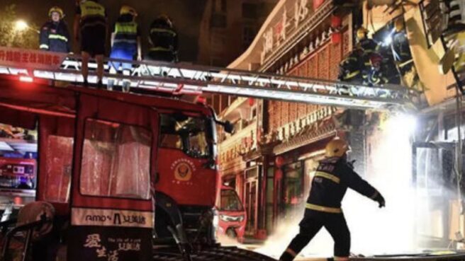 Ledakan kebocoran gas di sebuah Restoran Barbekyu Fuyang di China-screenshot Twitter