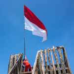 Bendera Merah Putih.